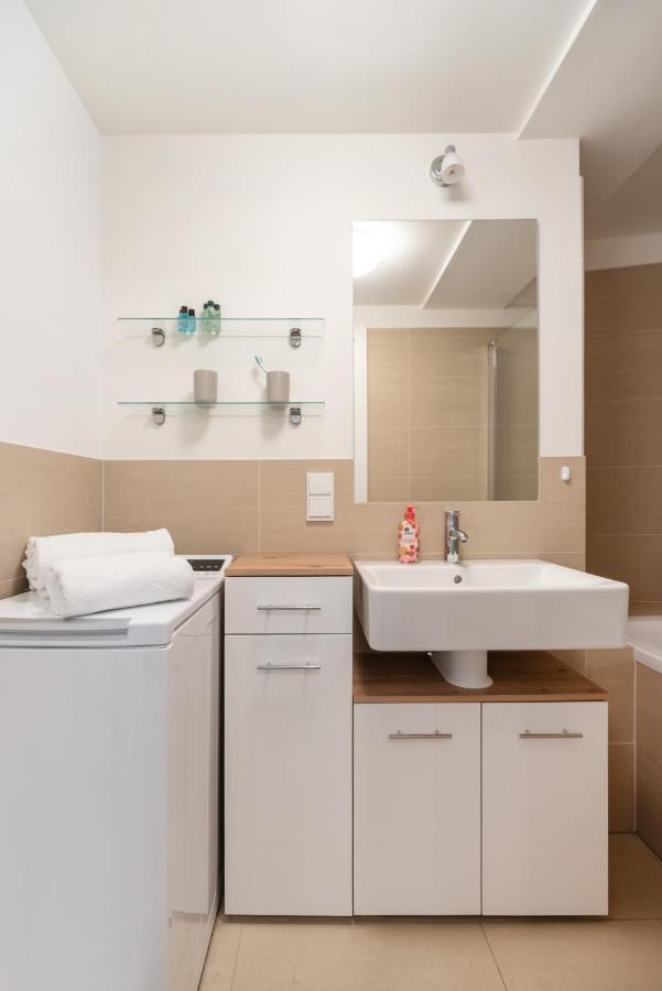 Quiet And Cozy Apartment Next To Mariahilfer Strasse And Naschmarkt With Ac, Minimum 30 Nights Wiedeń Zewnętrze zdjęcie