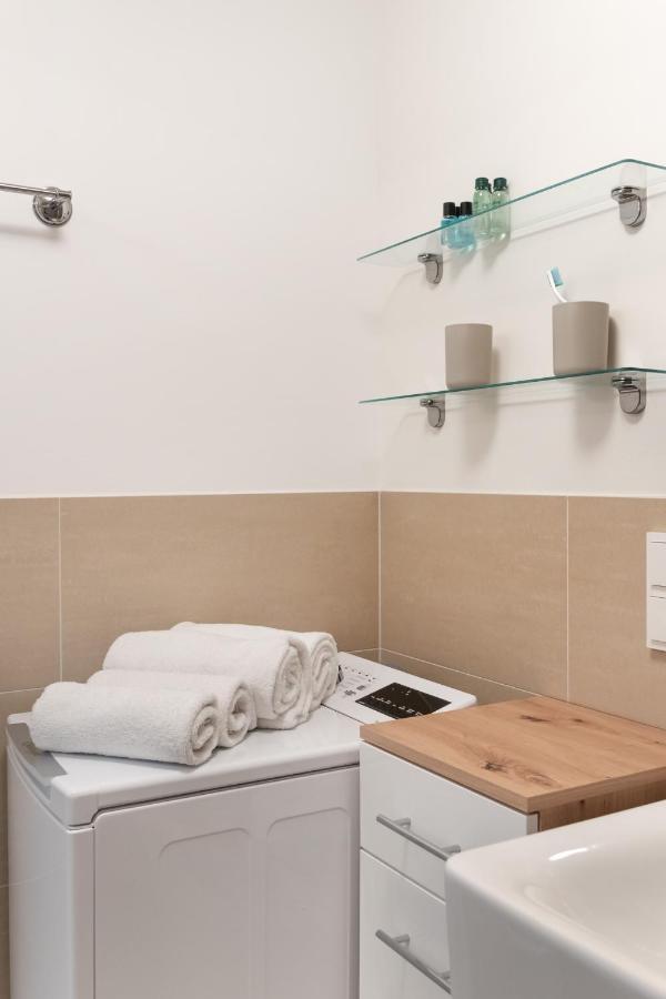 Quiet And Cozy Apartment Next To Mariahilfer Strasse And Naschmarkt With Ac, Minimum 30 Nights Wiedeń Zewnętrze zdjęcie