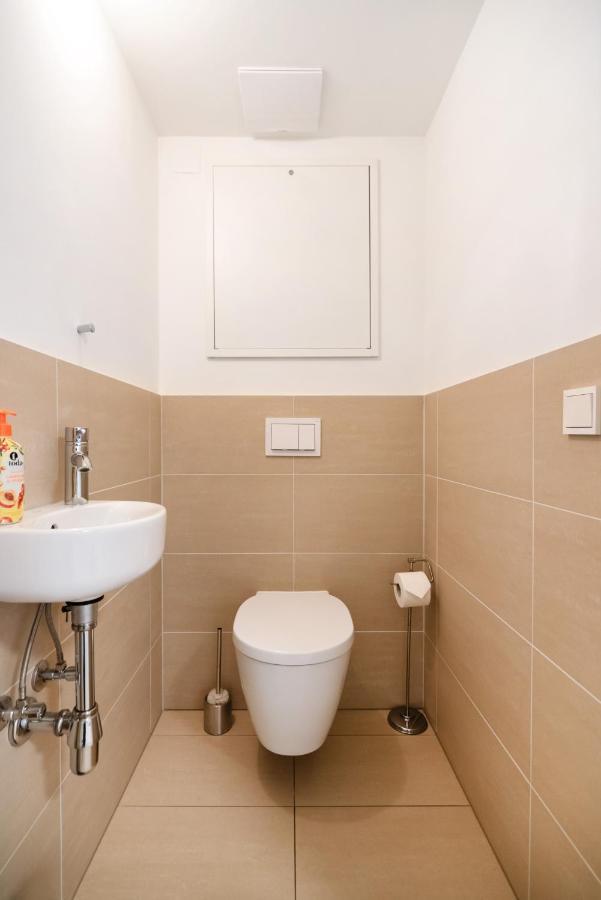 Quiet And Cozy Apartment Next To Mariahilfer Strasse And Naschmarkt With Ac, Minimum 30 Nights Wiedeń Zewnętrze zdjęcie