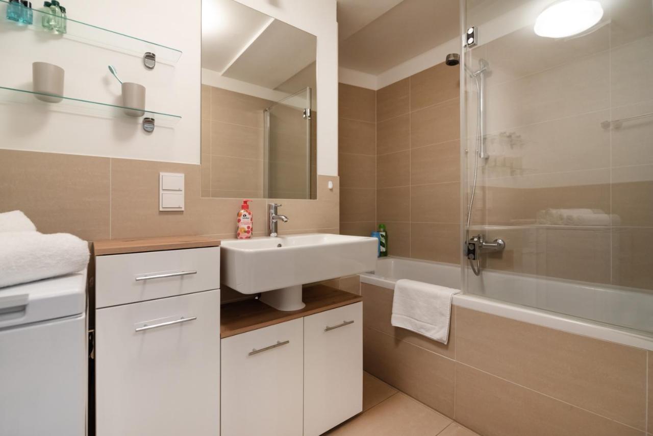 Quiet And Cozy Apartment Next To Mariahilfer Strasse And Naschmarkt With Ac, Minimum 30 Nights Wiedeń Zewnętrze zdjęcie